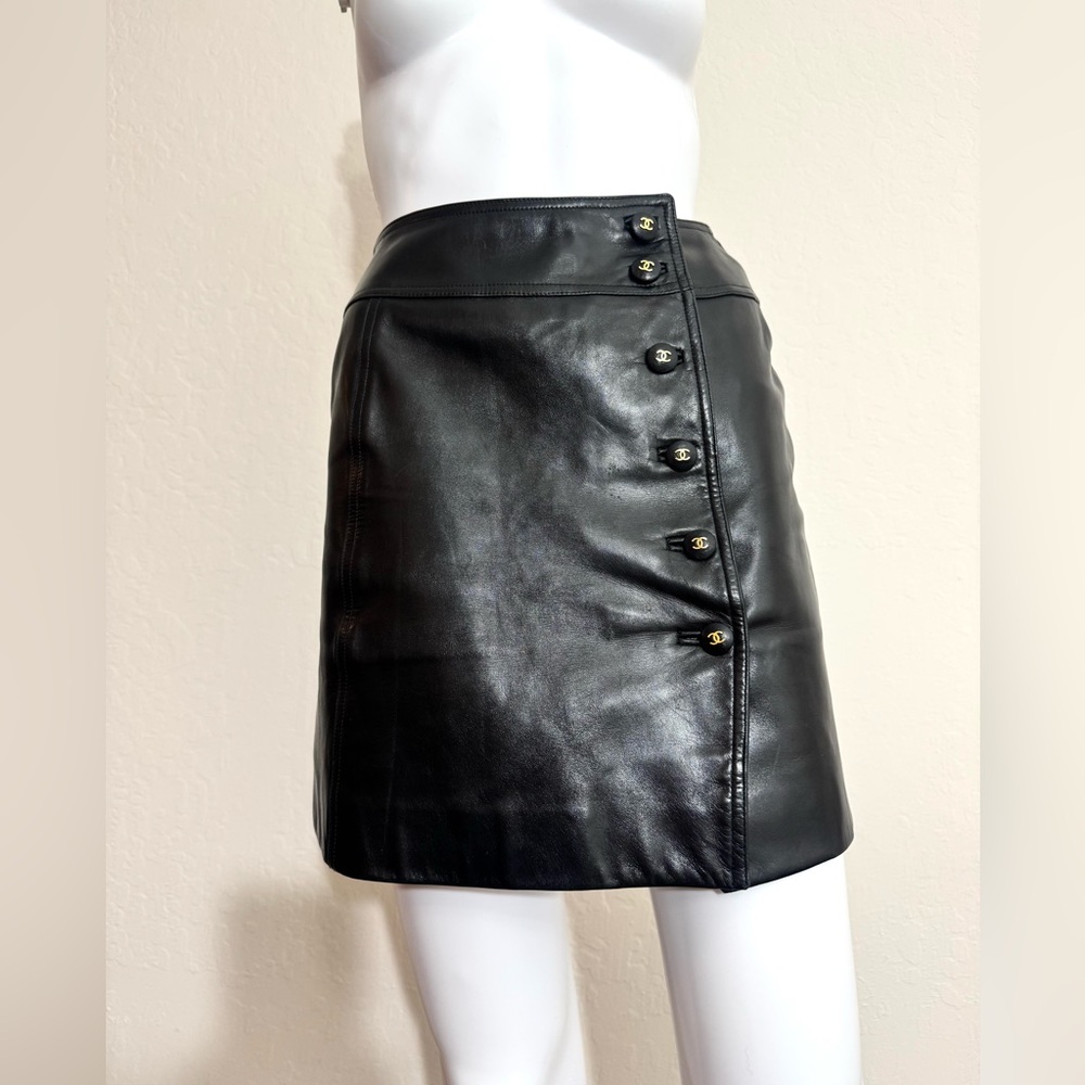 Chanel 97C Sz 36 Black Lambskin Skirt